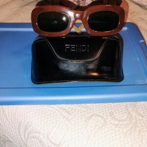 Vintage Fendi Cognac/Brown Sunglasses 😎